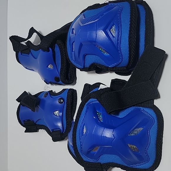 Sportneer 4Sizes Adjustable Light Up Kids Boys Roller Skates Black/Blue Medium - Picture 9 of 9